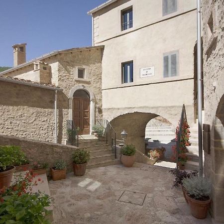 Castello Di Postignano Hotel Sellano Bagian luar foto